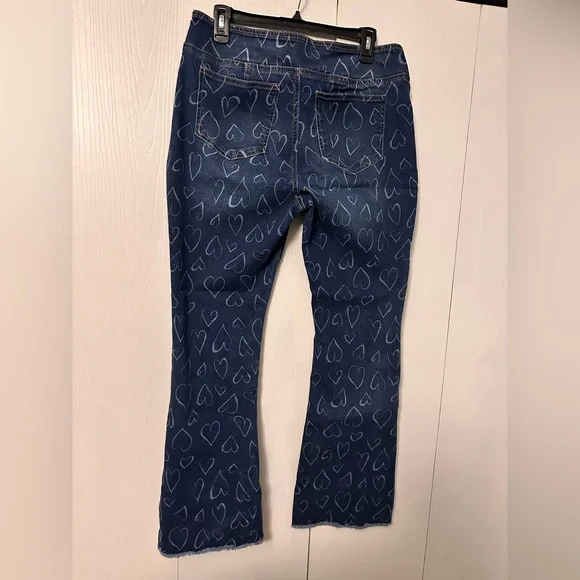 No Boundaries Heart Pattern Jeans - Picture 2 of 3